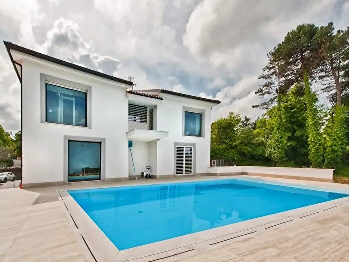 Casa con 10 locali in vendita in Via dei Gelsomini, Rocca Di Papa