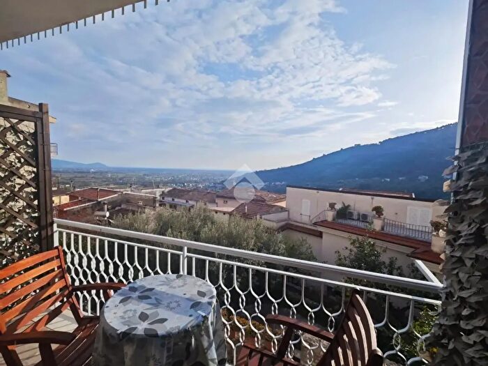 Appartamento con 5 locali in vendita in Via Alcide De Gasperi, Castelforte