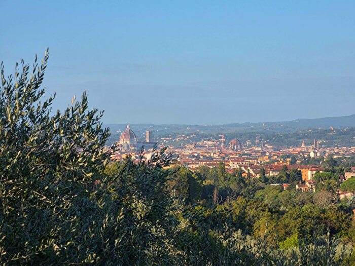 Casa quadrilocale in affitto in Via San Domenico, Salviatino San Domenico, Firenze