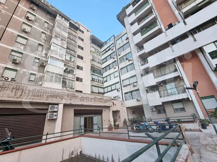 Appartamento quadrilocale in vendita in Via Caduti sul Lavoro, Palermo