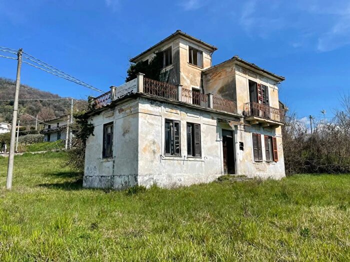 Casa quadrilocale in vendita in Broccostella Frosinone, Broccostella