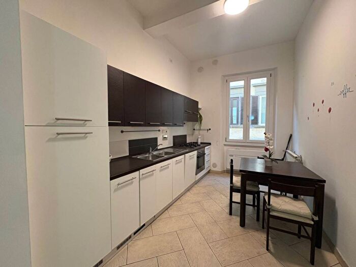 Appartamento bilocale in affitto in Via dei Pepi, Sant'Ambrogio, Firenze