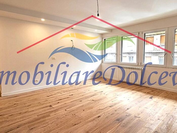 Appartamento trilocale in vendita in Via dell'Orcagna, Beccaria Colombo, Firenze
