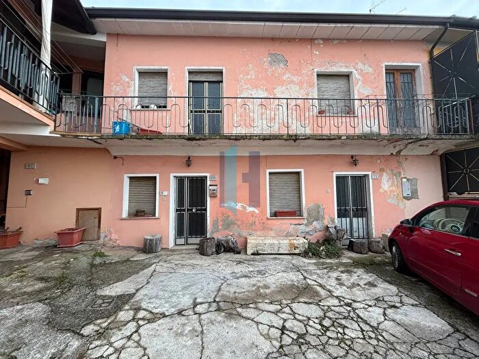 Casa trilocale in vendita in Via Castello, Serle