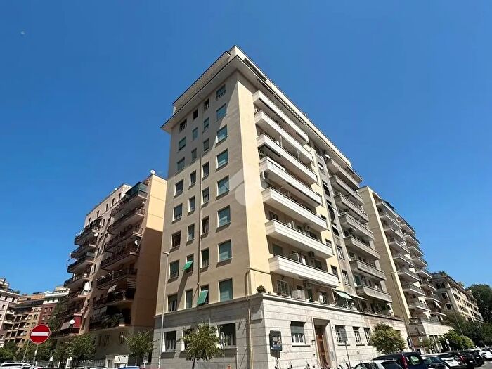 Appartamento trilocale in affitto in Via Emilio Faà di Bruno, Roma