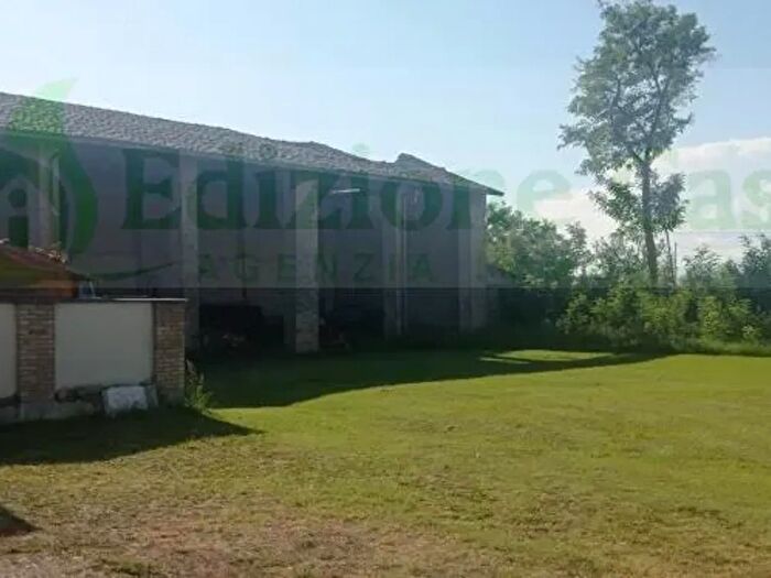 Casa con 10 locali in vendita in Parma