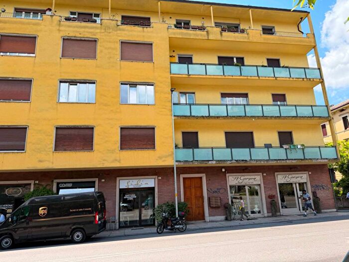 Appartamento trilocale in affitto in Via Goffredo Mameli, Borgo Trento, Verona