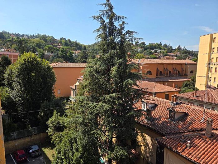 Appartamento con 5 locali in affitto in Via Francesco Albergati, Colli Saragozza, Bologna