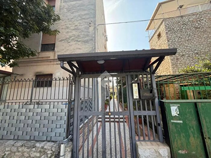 Appartamento trilocale in vendita in Via Giuseppe Pitrè, Palermo