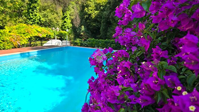 Appartamento trilocale in vendita in Via Case Sparse, Vietri Sul Mare