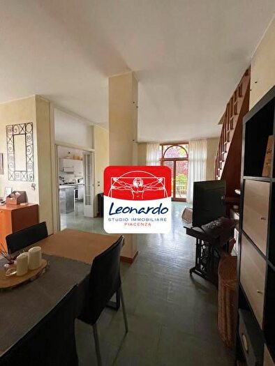 Appartamento con 5 locali in vendita in Piacenza