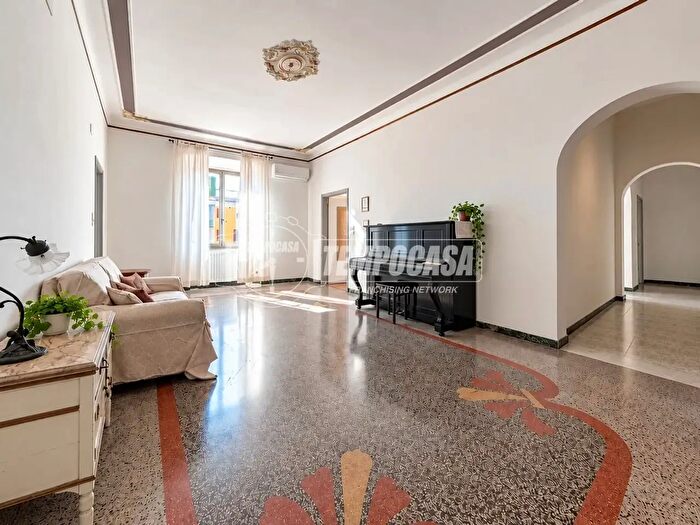 Appartamento con 5 locali in vendita in Via Antonio Canobbio, Genova