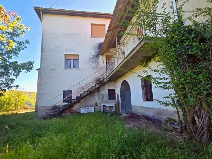 Casa con 7 locali in vendita in Frazione Gisuole, Gorzegno