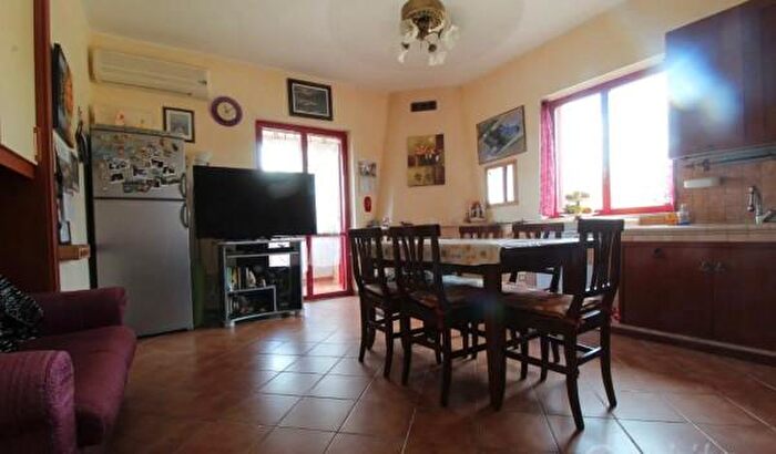 Appartamento trilocale in affitto in Via Cipollino, Sellia Marina