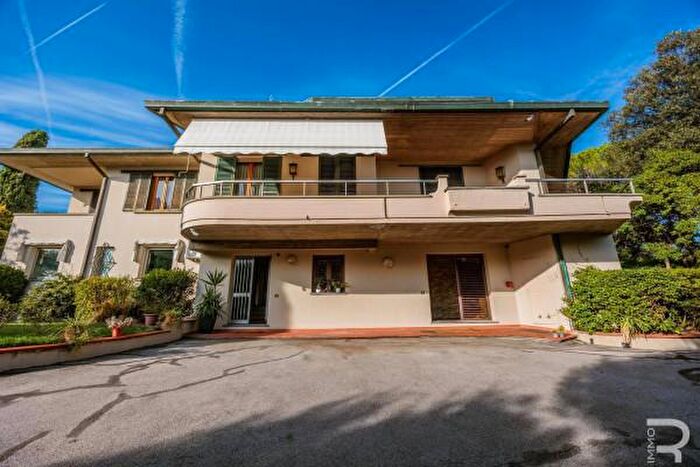 Casa con 6 locali in vendita in Via Granaio, Poggio A Caiano