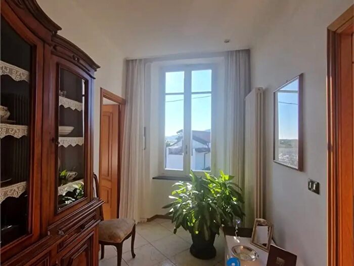 Casa con 5 locali in vendita in Albenga