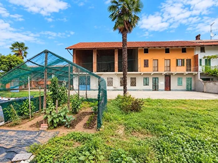 Casa con 6 locali in vendita in Frazione Mogliette, Caluso
