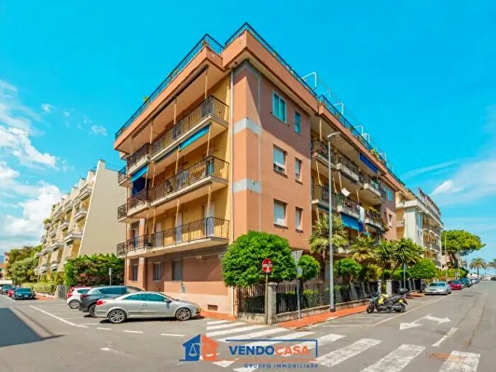 Appartamento bilocale in vendita in Via Amalfi, Albenga