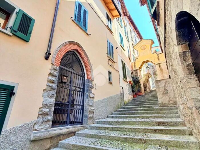 Appartamento bilocale in vendita in Via Plinio, Bellano