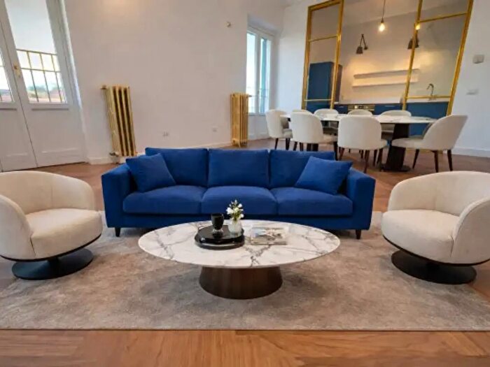 Appartamento quadrilocale in vendita in Via Conca del Naviglio, Milano