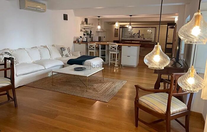 Appartamento trilocale in affitto in Salita Santa Caterina, Genova