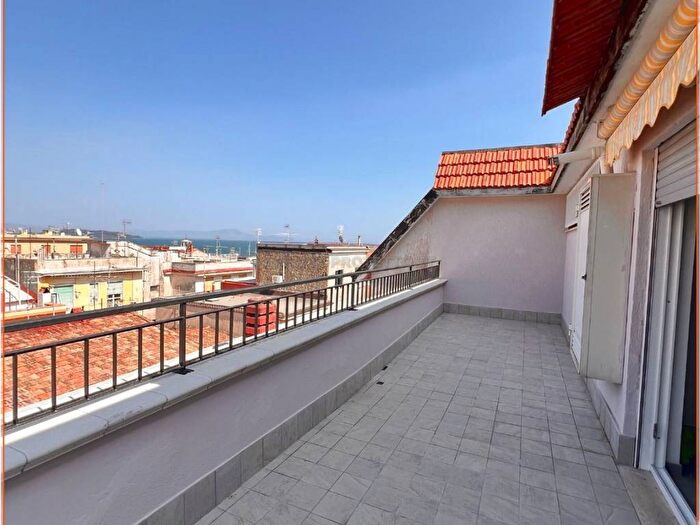 Appartamento trilocale in affitto in Via Angelo Rubino, Centro, Formia