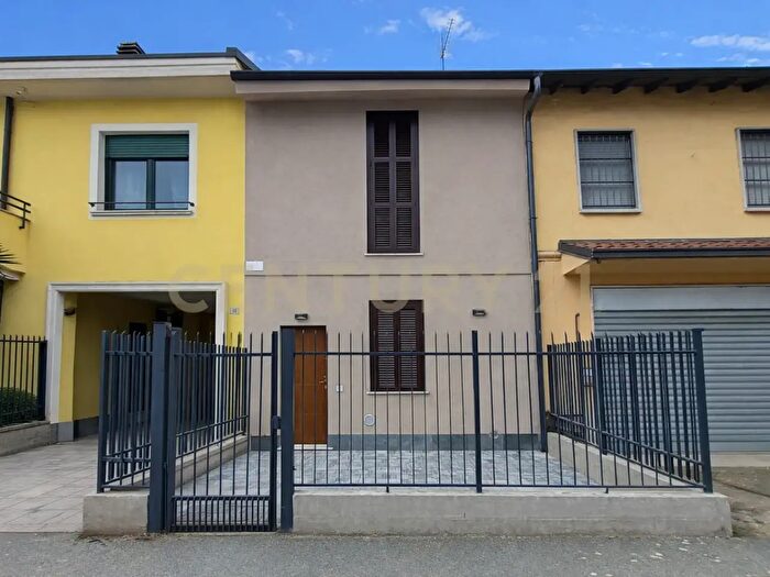 Appartamento bilocale in vendita in Via Giuseppe Garibaldi, Pogliano Milanese