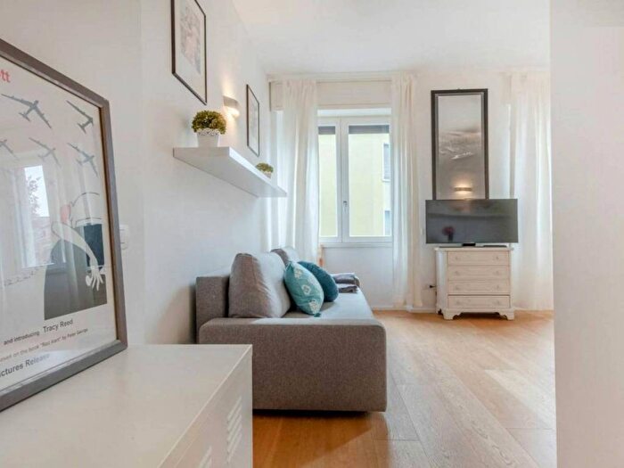 Appartamento monolocale in affitto in Via San Calocero, Corso Genova, Milano