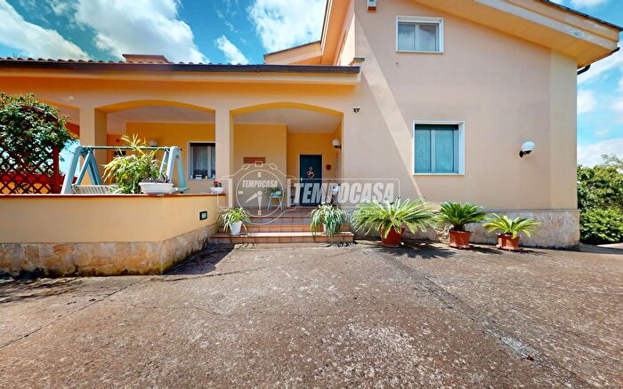 Casa con 8 locali in vendita in Strada Vicinale Scamardella, Castellana Grotte