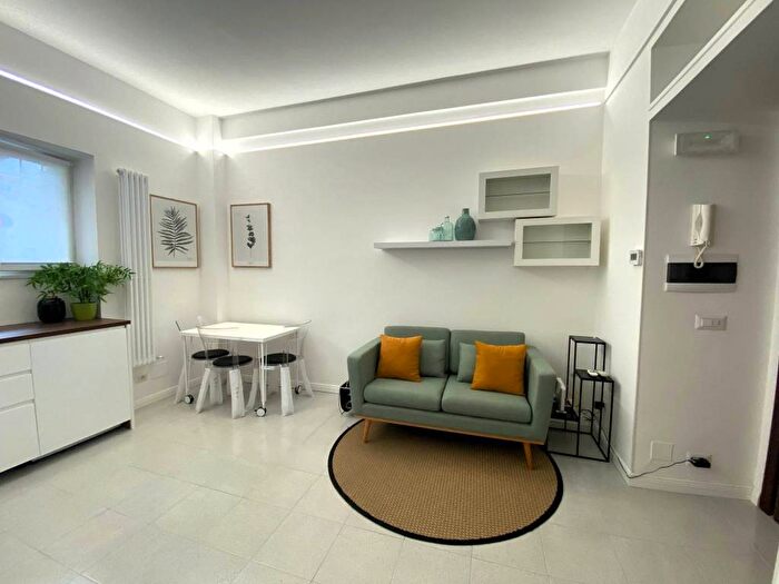 Appartamento trilocale in affitto in Via del Colle di Mezzo, Cecchignola Giuliano Dalmata, Roma