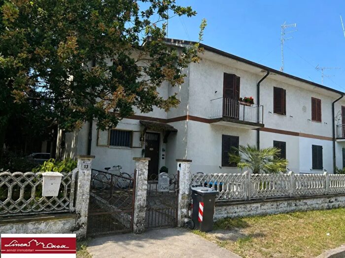 Casa con 5 locali in vendita in Via Sole, Portomaggiore