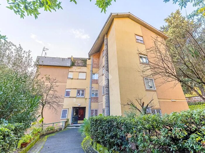 Appartamento quadrilocale in vendita in Via Camillo Peano, Roma