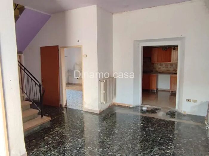 Casa con 5 locali in vendita in Via del Borrino, Prato