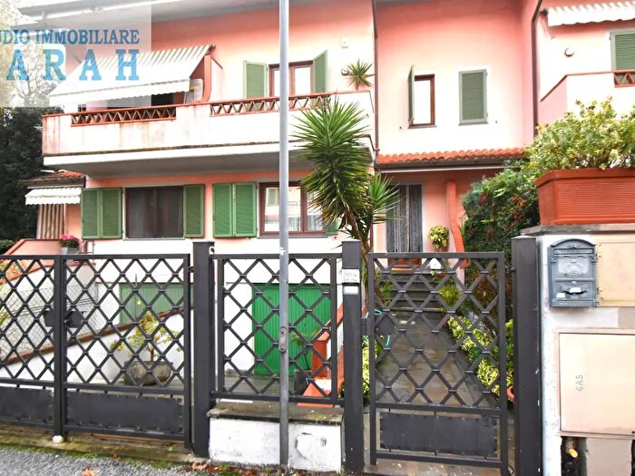 Casa con 6 locali in vendita in Via Gramsci, Forte Dei Marmi