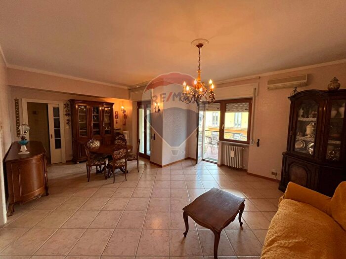 Appartamento con 6 locali in vendita in Via Vicenza a, Viterbo