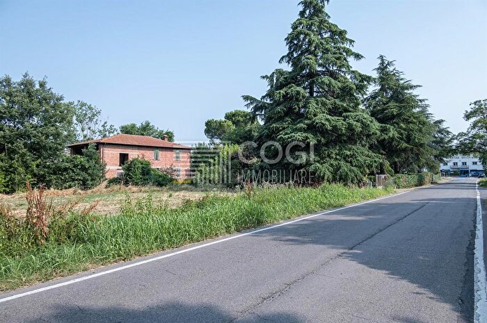 Casa con 8 locali in vendita in Via Valsellustra, Dozza