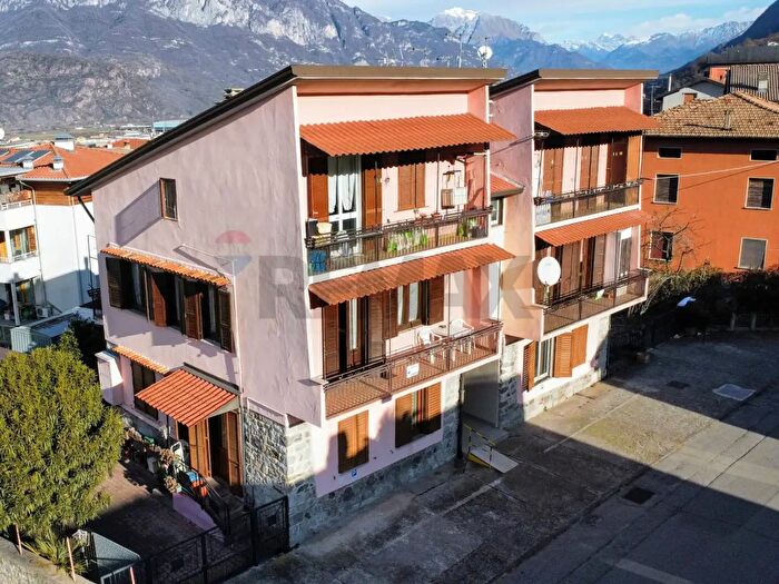 Appartamento trilocale in vendita in Artogne