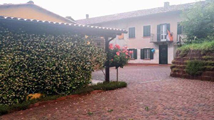 Casa con 6 locali in vendita in Frazione Asinara, Rocchetta Tanaro