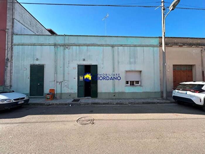 Casa con 8 locali in vendita in Via Pò, Squinzano