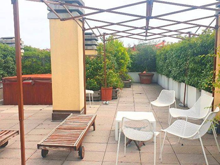 Casa con 6 locali in affitto in Via Edoardo Chinotto, Piazzale Siena, Milano