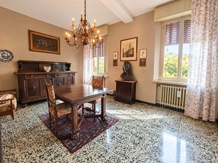 Casa con 9 locali in vendita in Via Venezia, Ravenna