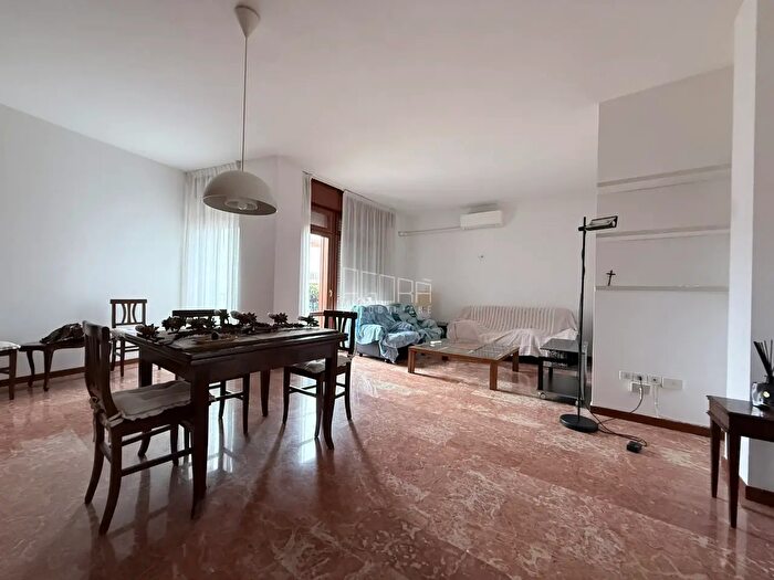 Appartamento con 5 locali in vendita in Rovigo