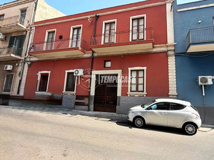 Appartamento con 5 locali in vendita in Via Fratelli Mazzaglia, Catania