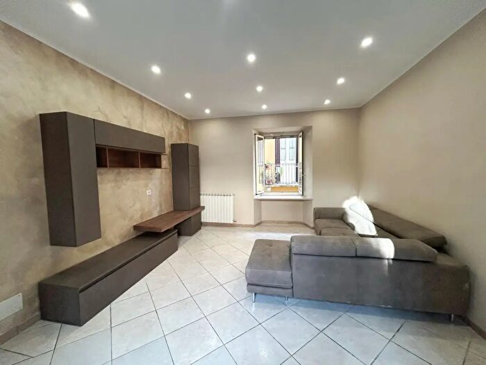 Appartamento con 5 locali in affitto in Vicolo Mottarone Via Saffi, Casale Monferrato