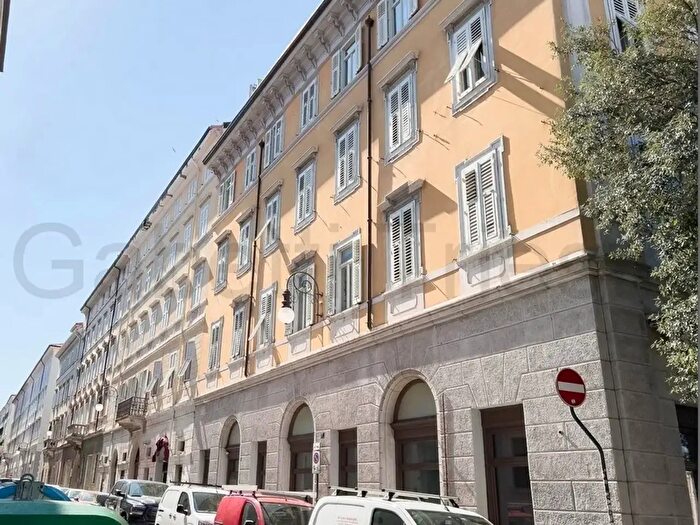 Appartamento con 5 locali in vendita in Via del Lazzaretto Vecchio, Trieste