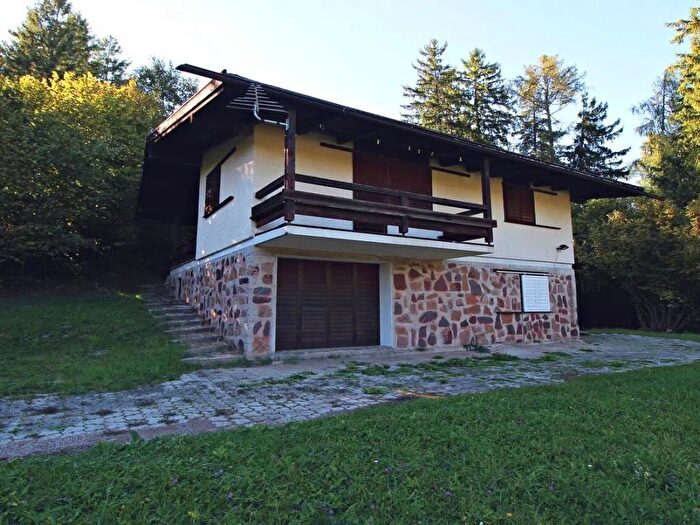 Casa quadrilocale in affitto in Località Salanzada, Cavalese