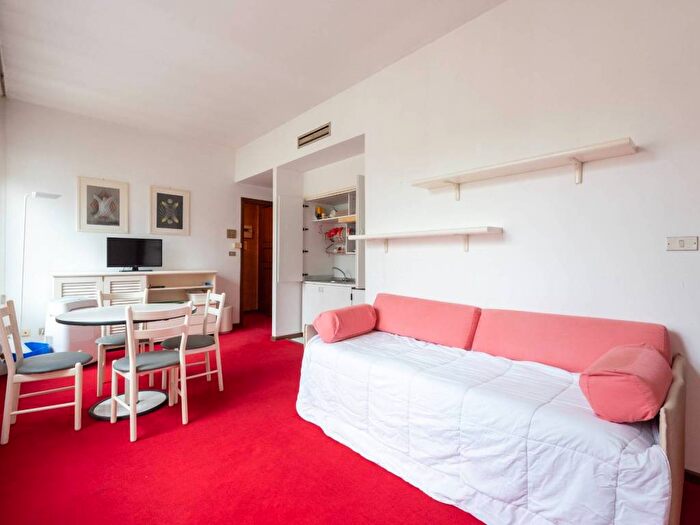 Appartamento monolocale in affitto in Via Settembre, San Vincenzo, Genova