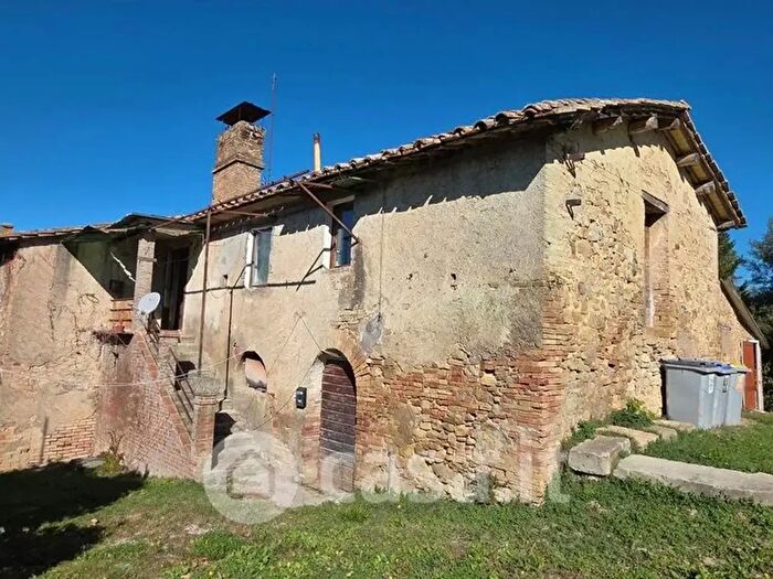 Casa con 12 locali in vendita in Perugia
