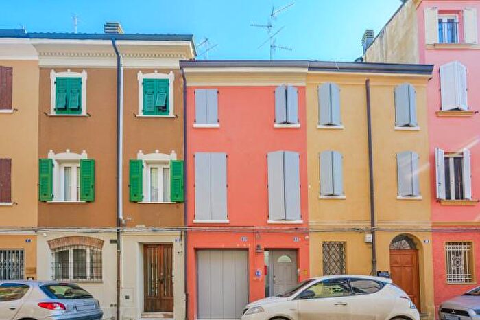 Casa con 5 locali in vendita in Via Giordano Bruno, Carpi