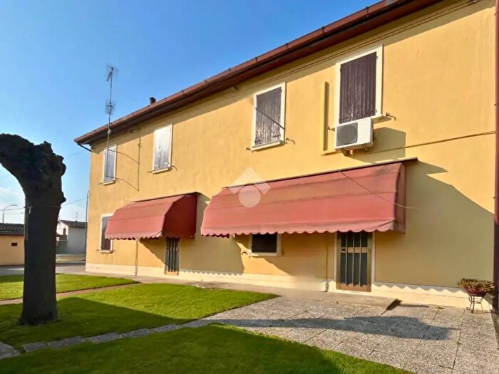 Casa con 6 locali in vendita in Via Amendola, Molinella